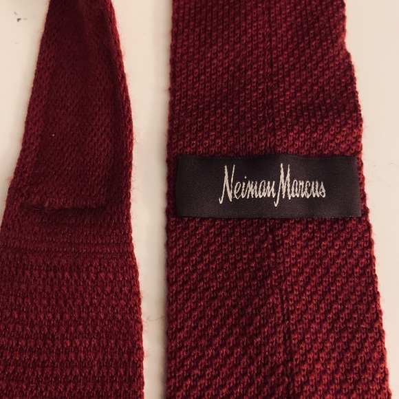 Burgundy Neiman Marcus dot knit tie - Picture 2 of 3